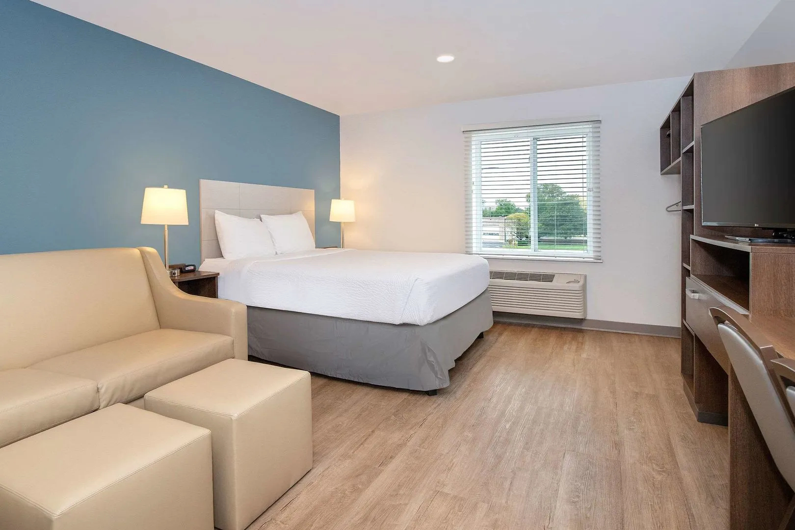 WoodSpring Suites Carol Stream - Chicago