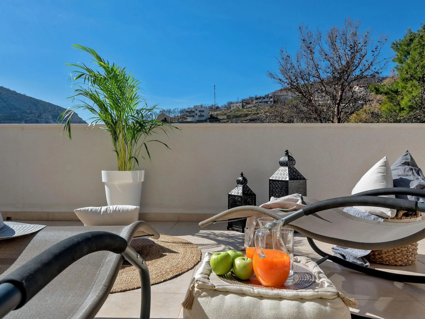 Luxury Villa Lelu With Heated Saltwater Pool, Parking, High Speed Internet, Bbq, el. car Charge T2
