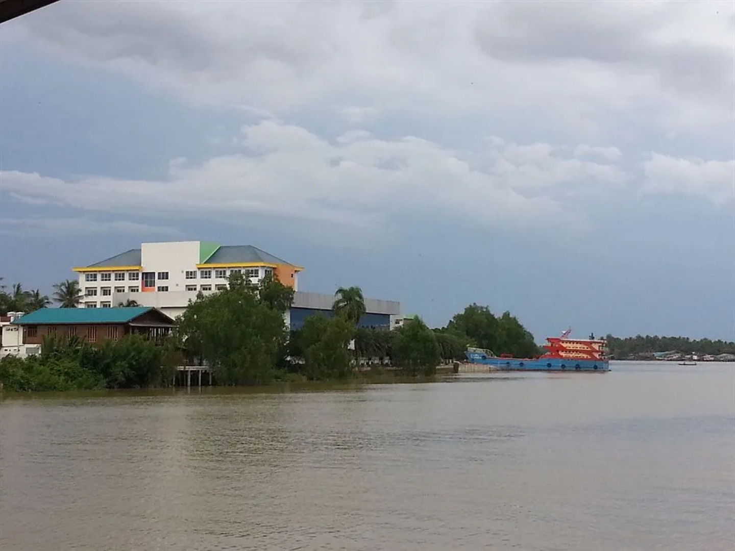 See View Riverside Hotel