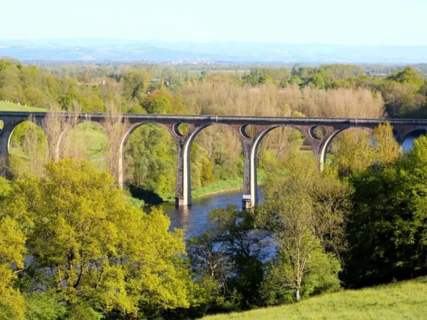 Gîte Saint-Georges-de-Baroille, 4 pièces, 7 personnes - FR-1-496-170