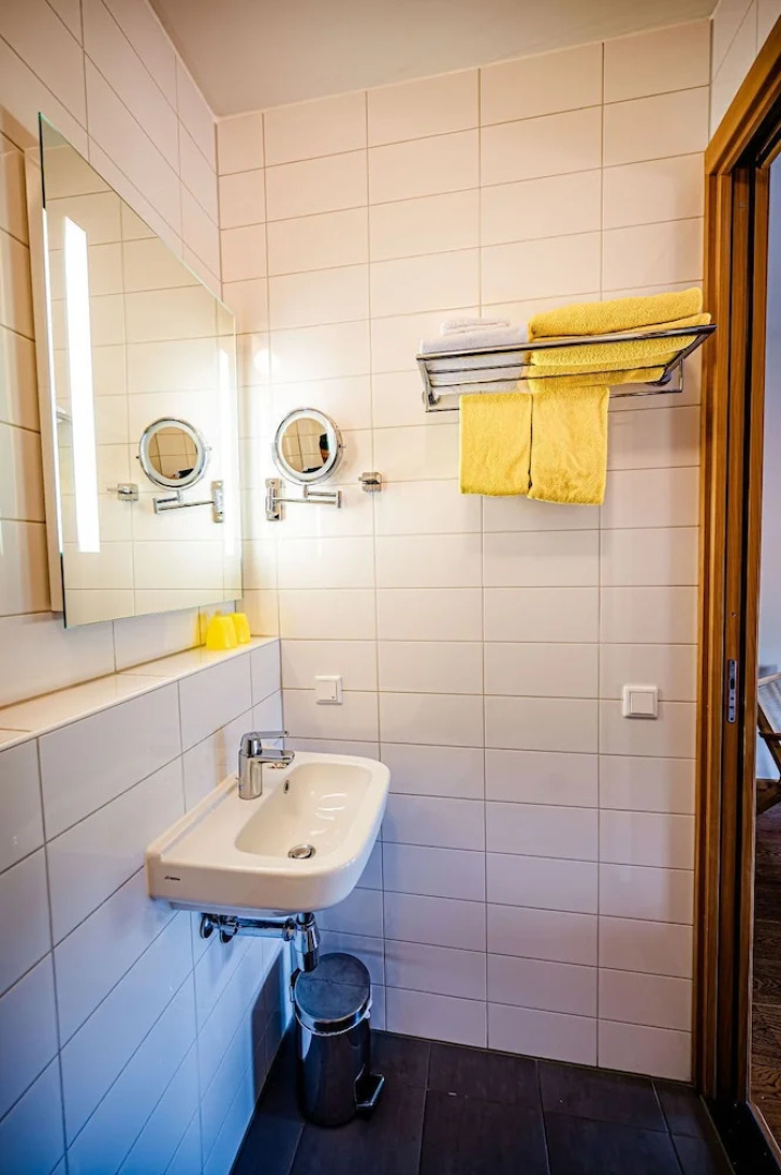 Tiny Parks Cast Away