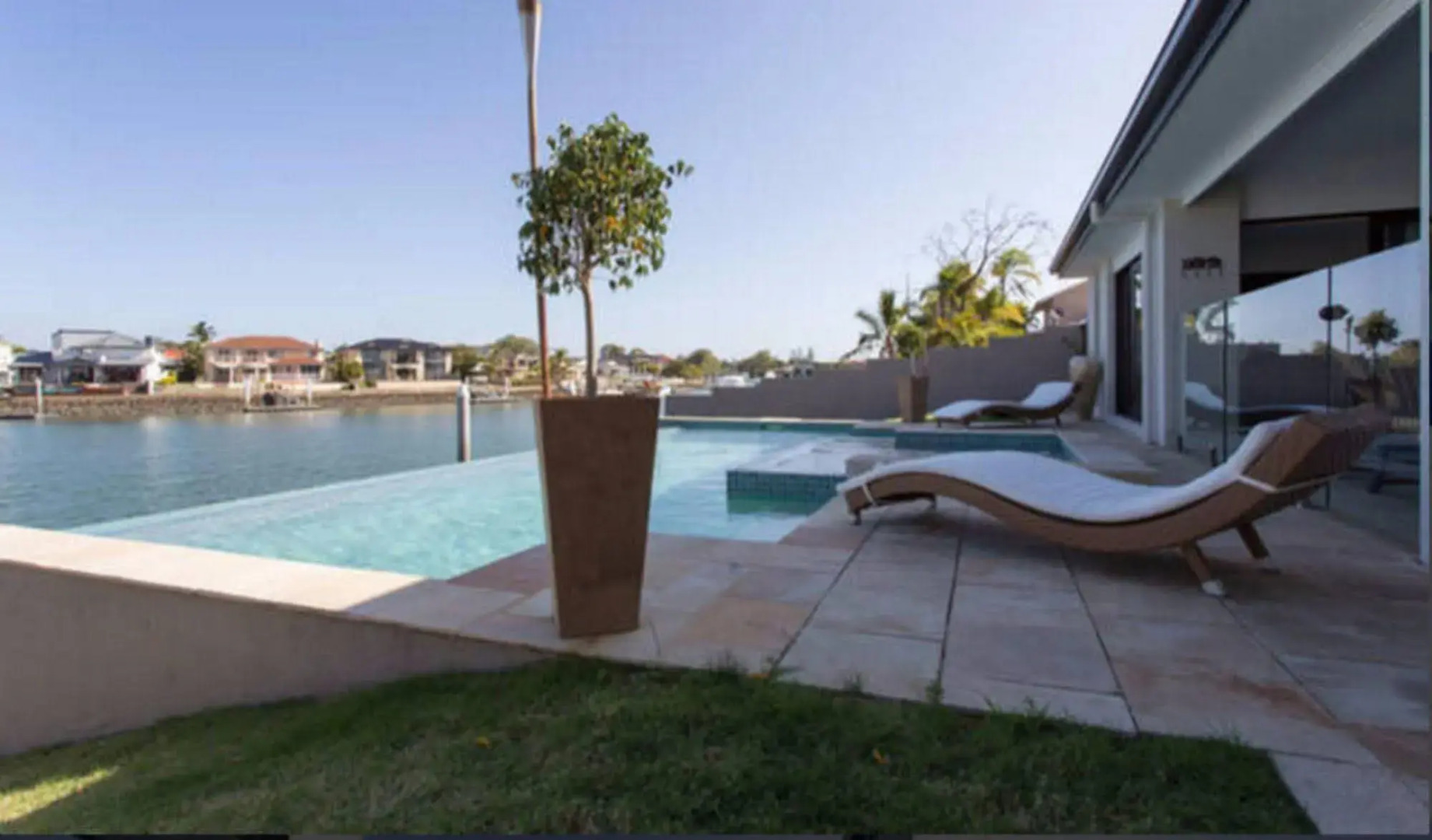 Bella Vista of Raby Bay Bed & Breakfast