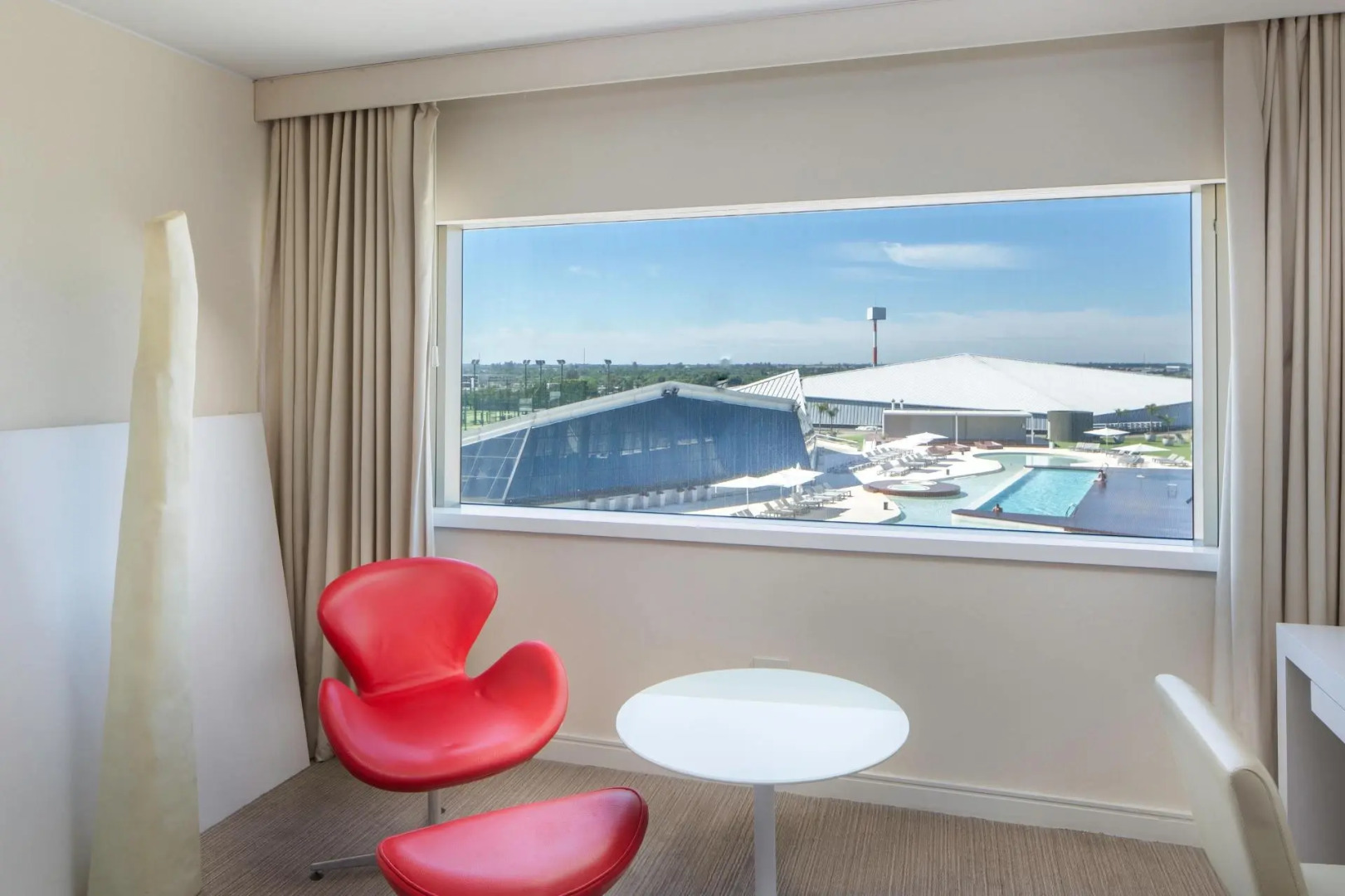 Pullman Rosario City Center Hotel