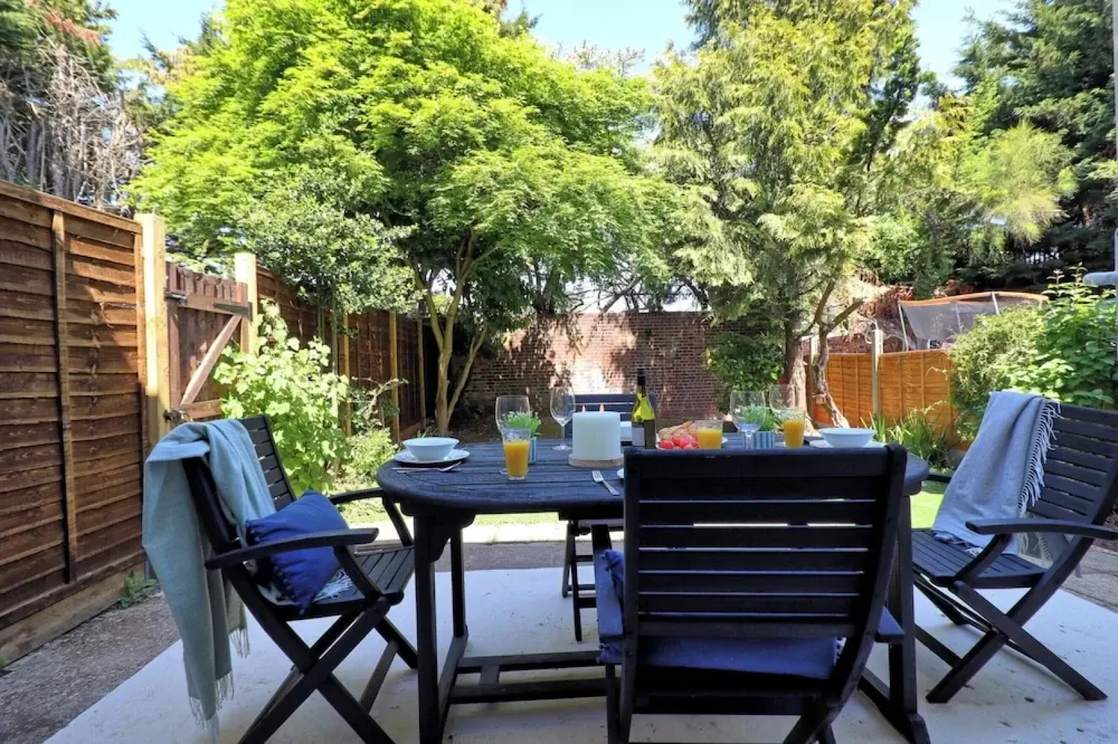 Tranquil Garden Retreat in Buckhurst Hill