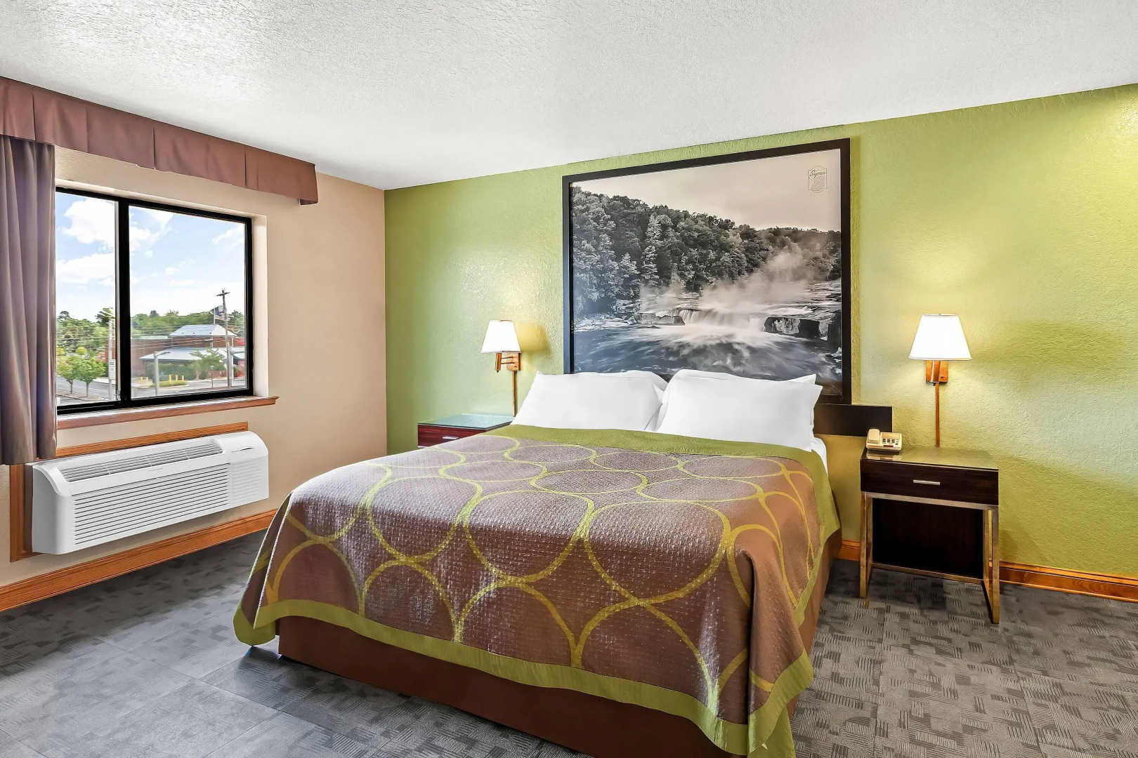 Super 8 by Wyndham Uniontown PA