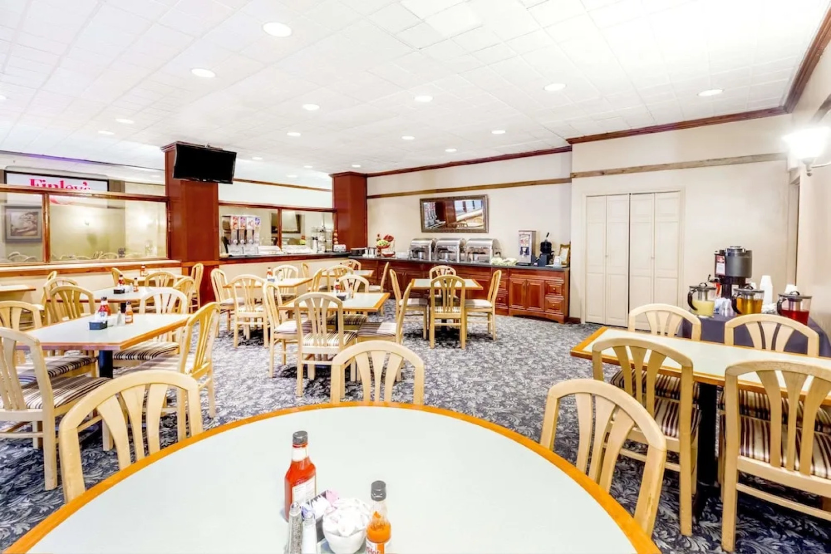 Ramada Lansing Hotel And Conference Center