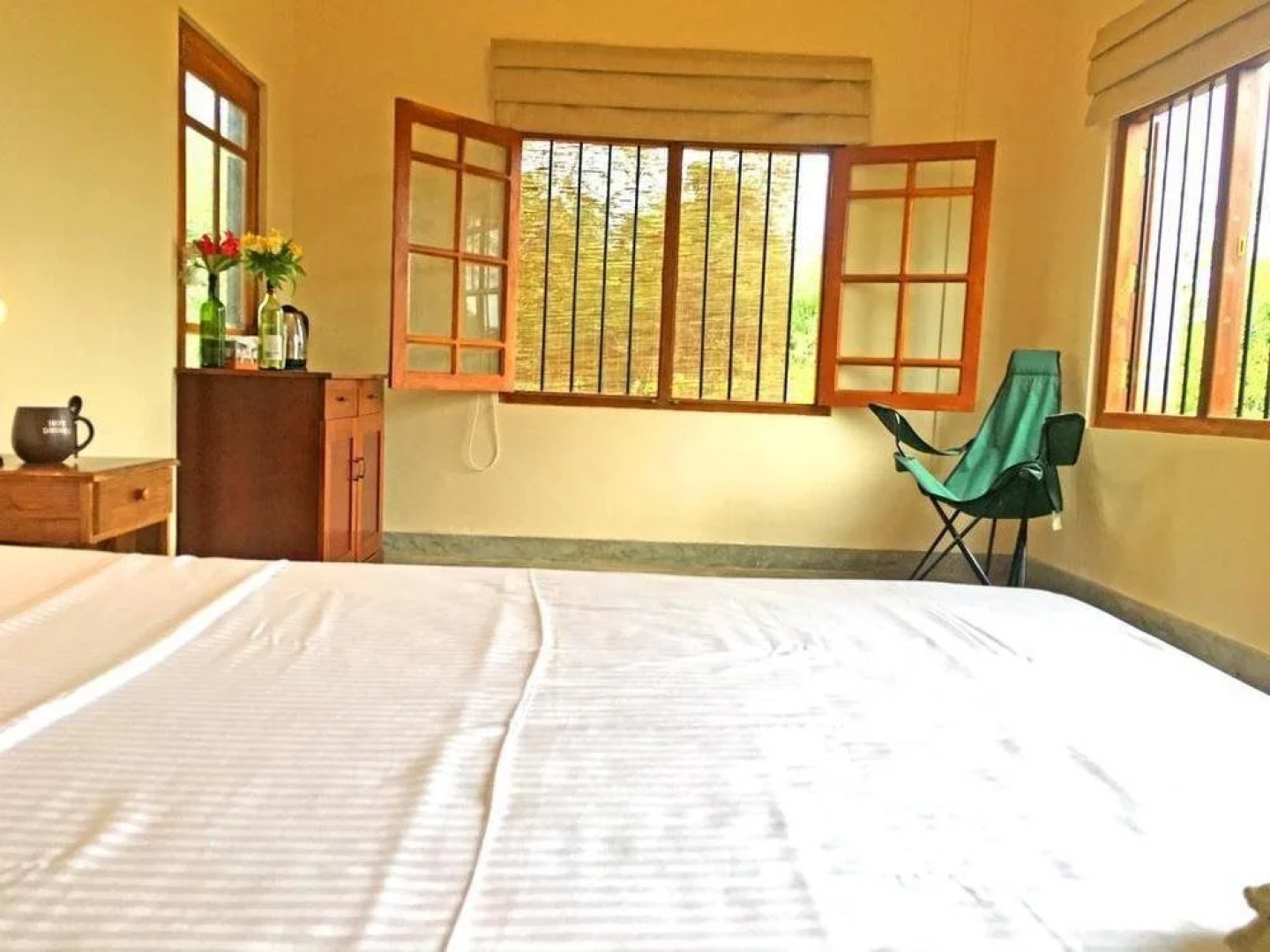 Captain's Lake Safari Lodge