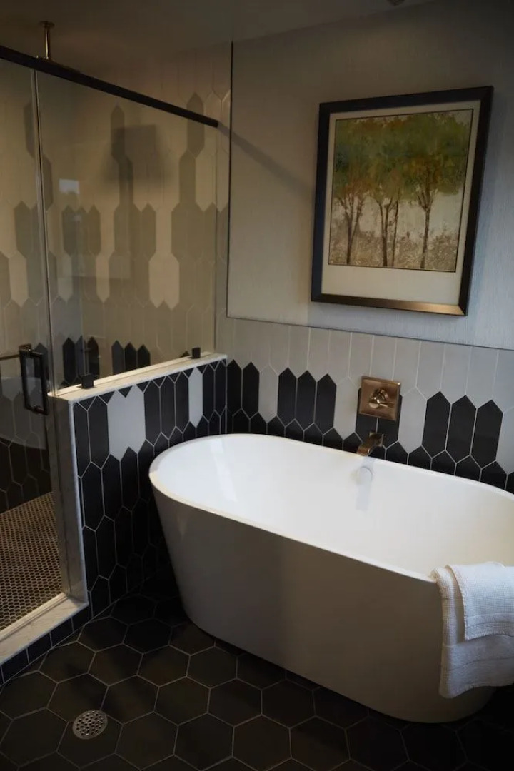 Farmer's Creekside Tavern & Inn