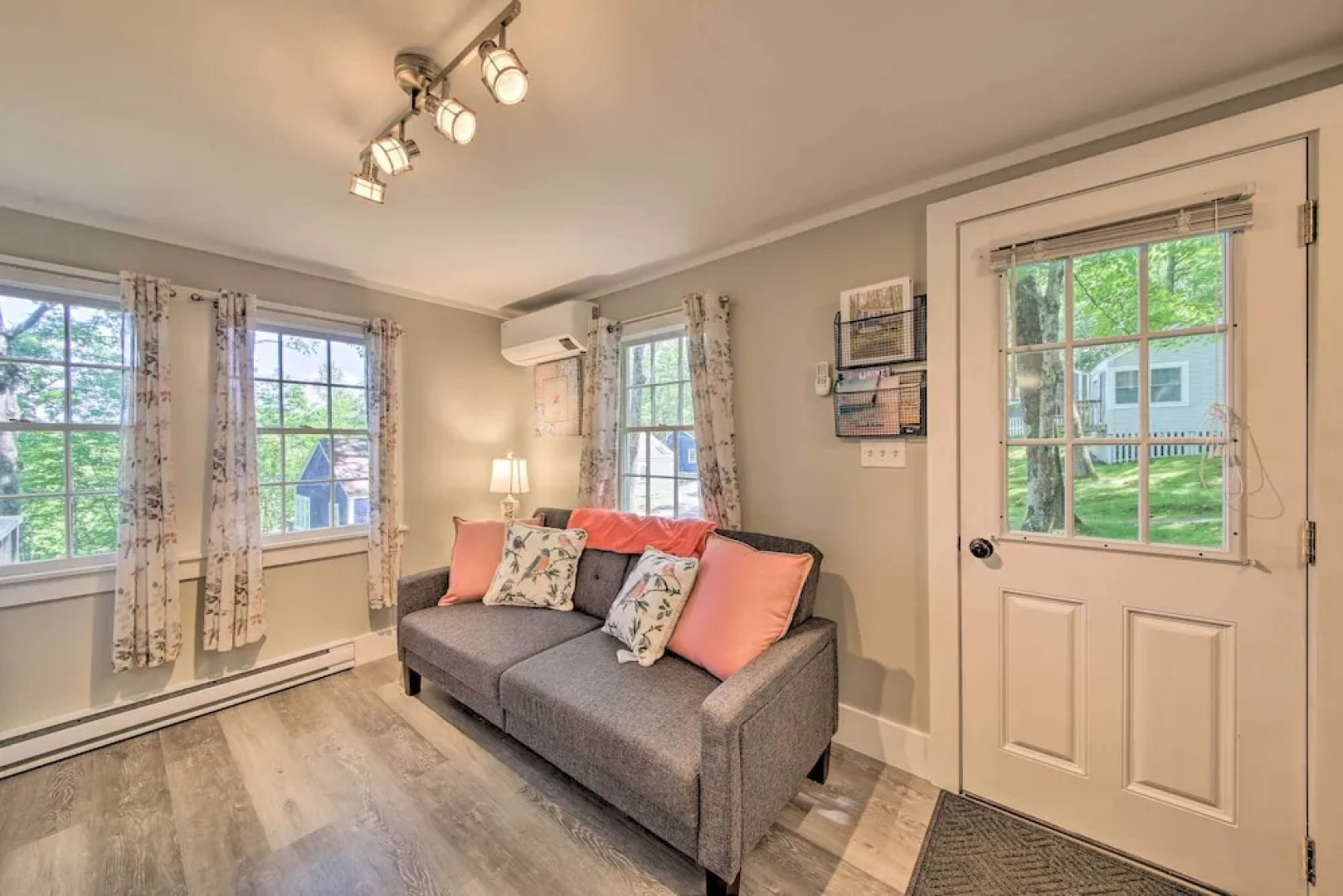 Updated Tiny House: Walk to Wiscasset Village