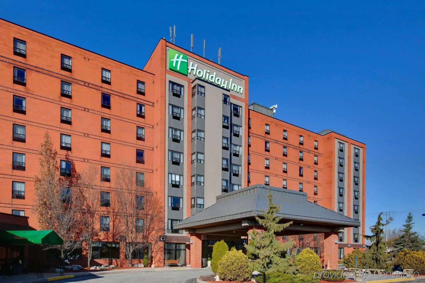 Holiday Inn & Suites Windsor Ambassador Bridge by IHG
