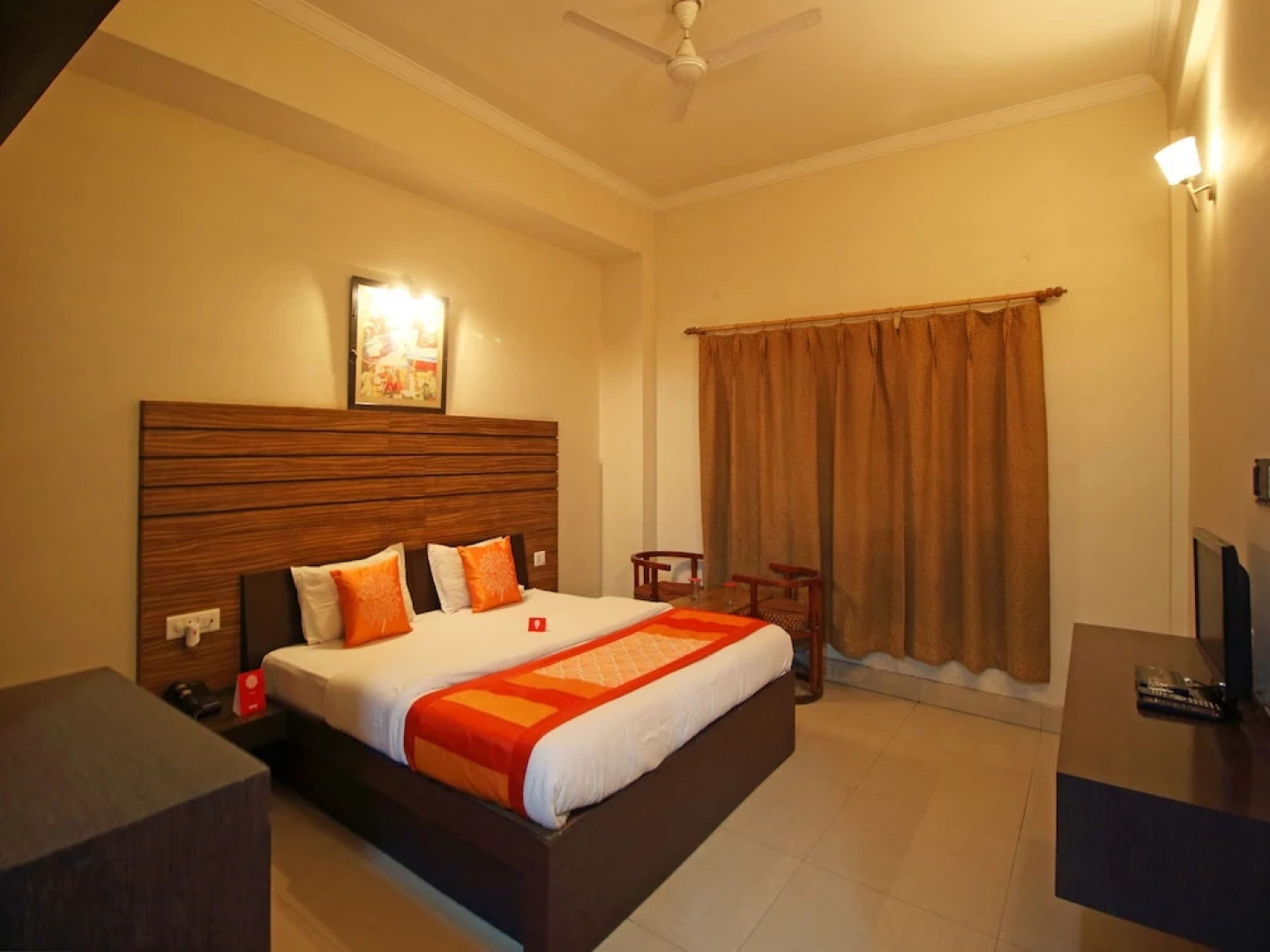 OYO 4754 Hotel Center Point