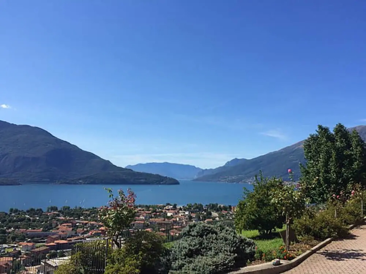 Big Apartment with View of Lake Como