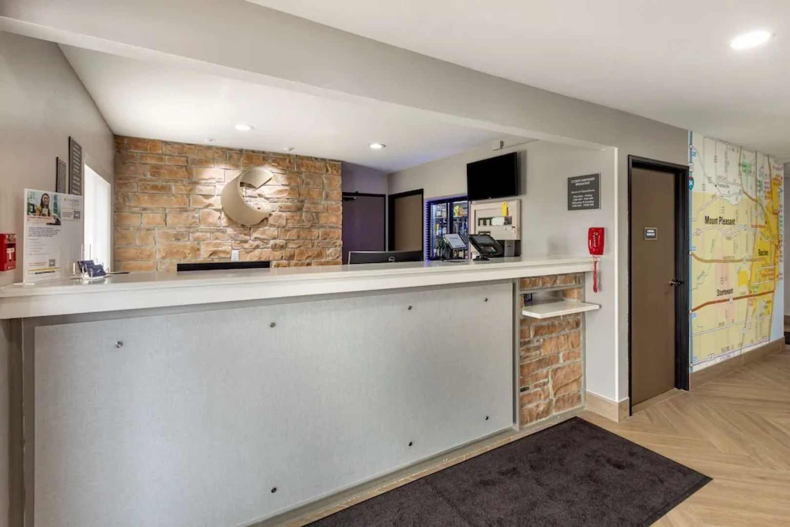 Super 8 Motel - Racine