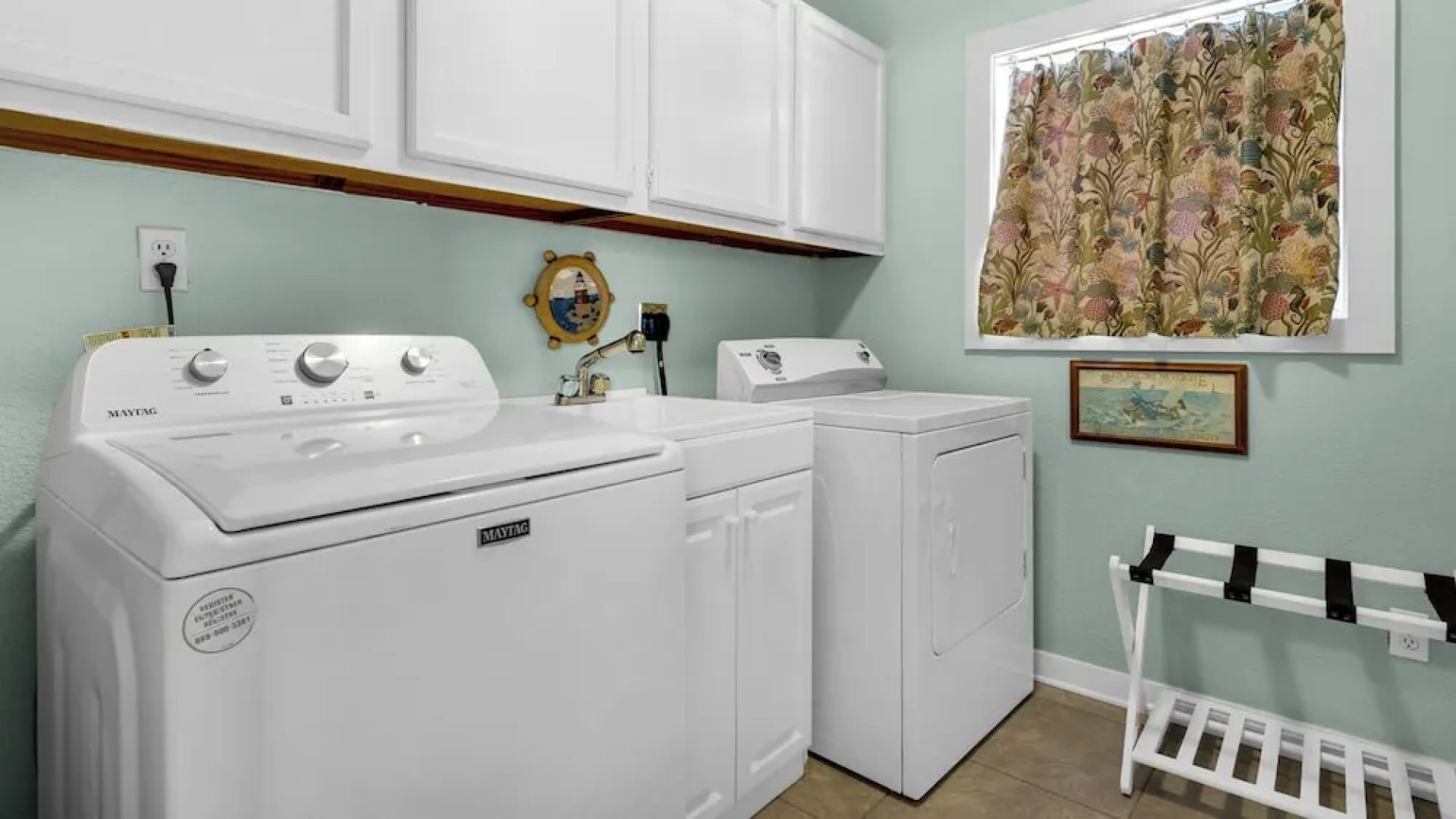 Your Ideal Beach Getaway With Private Pool, Game Room and Close to Beach!