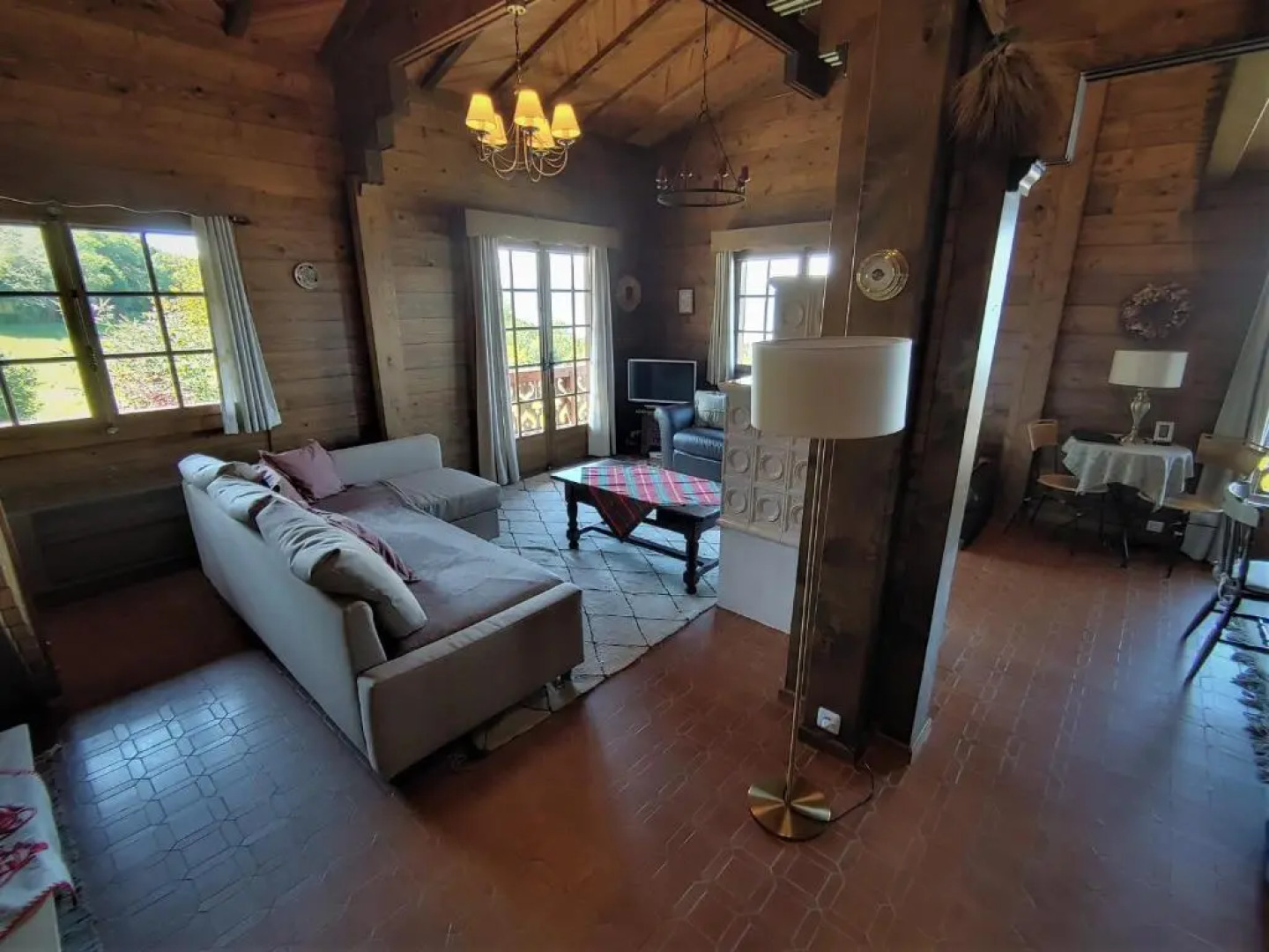 Chalet paisible dans la nature avec belle vue sur le lac Léman