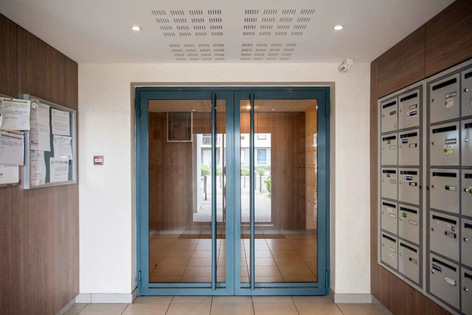 Appartement cessonnais avec terrasse et parking