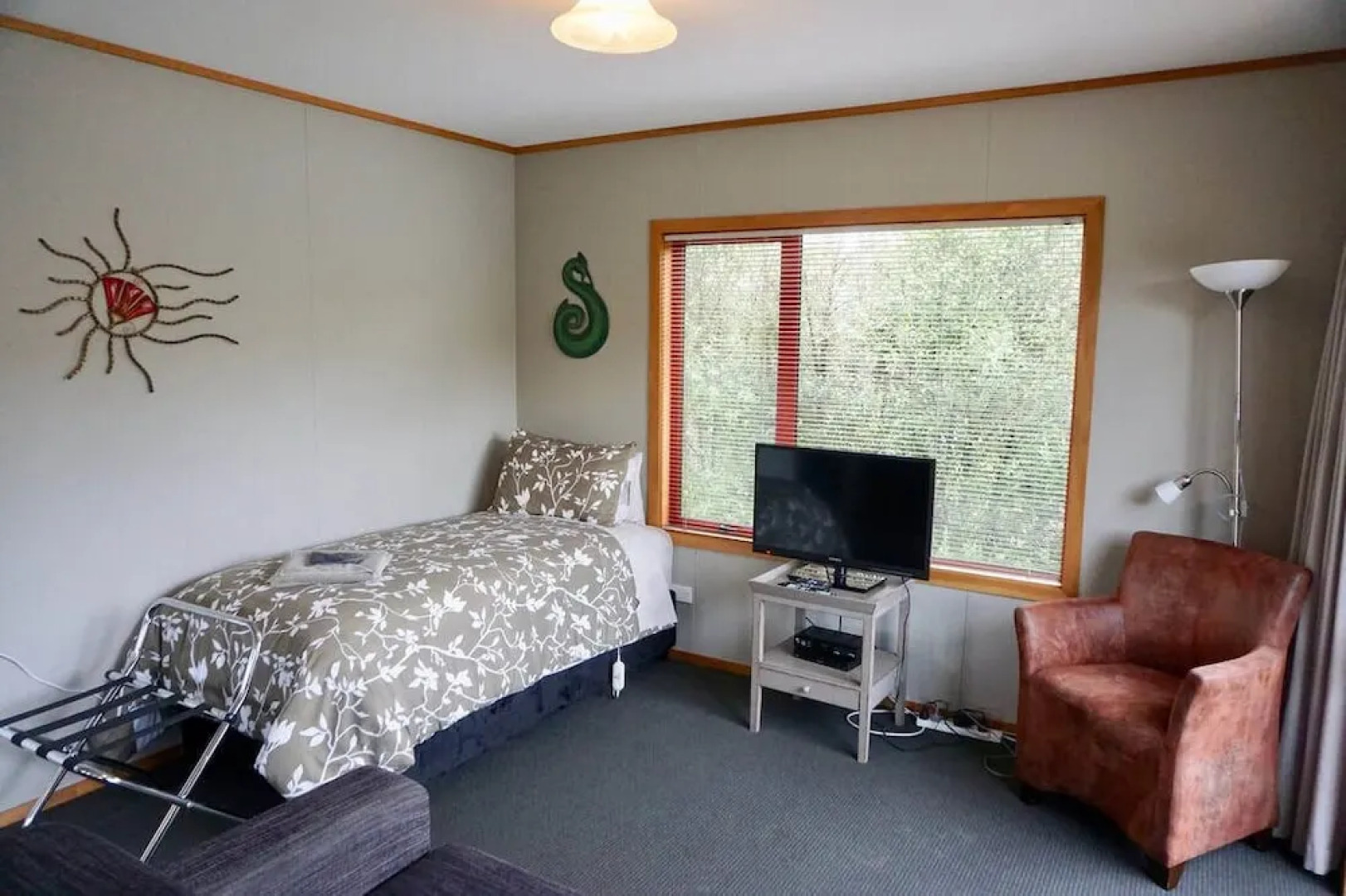 Whistling Frog Cafe & Accommodation