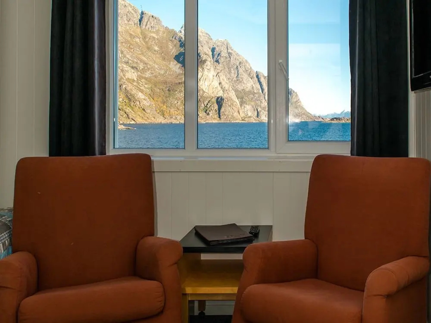 Lofoten Arctic Henningsvær Hotel
