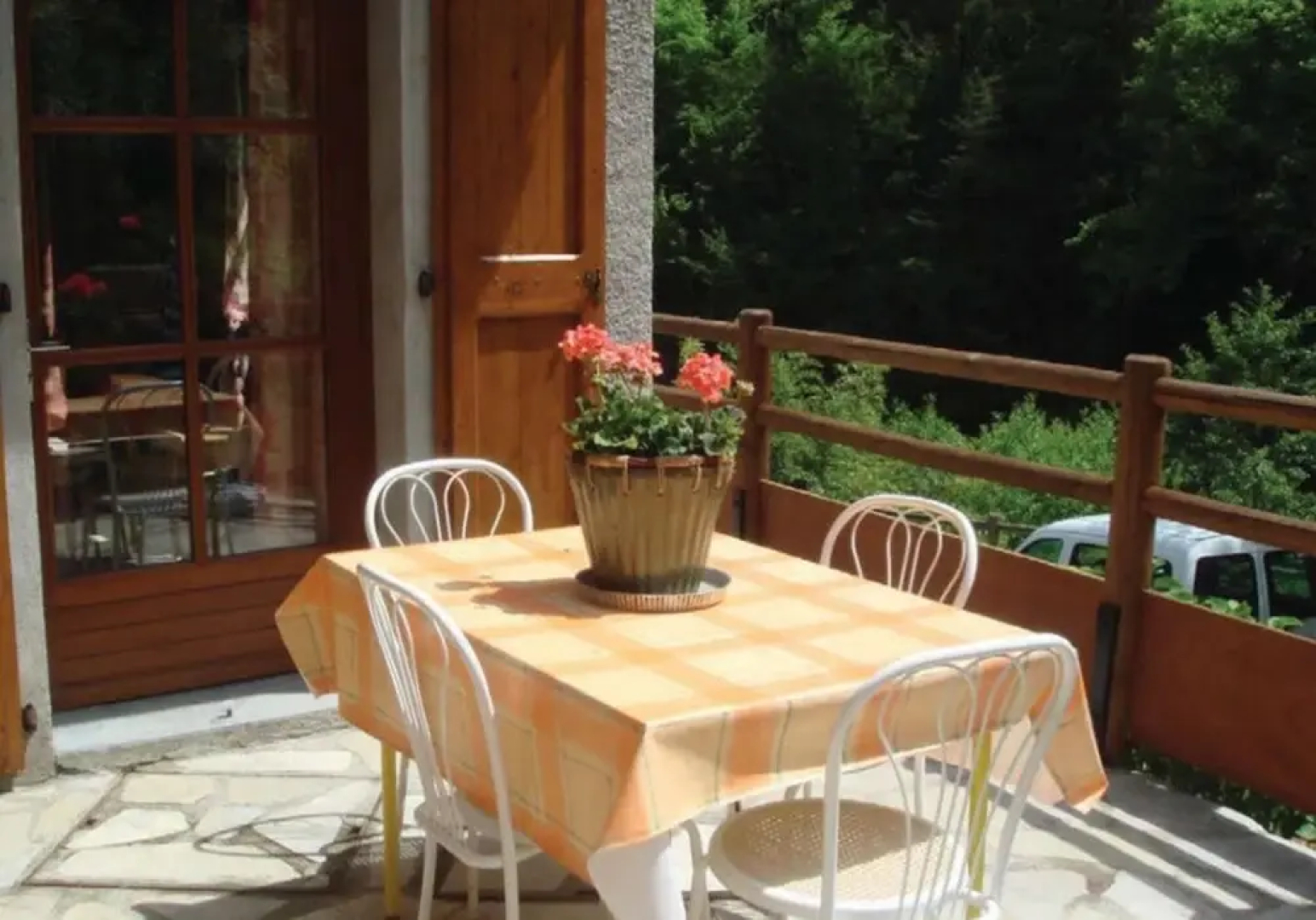 Villa With 4 Bedrooms In Saint-pierre-des-tripiers, With Wonderful Lake View, Private Pool, Furnished Garden - 41 Km From The Slopes