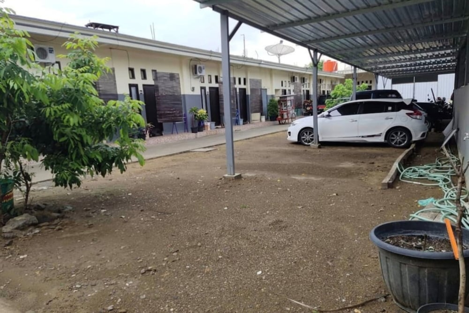 OYO Life 93525 Griya Wafira Trenggalek Syariah