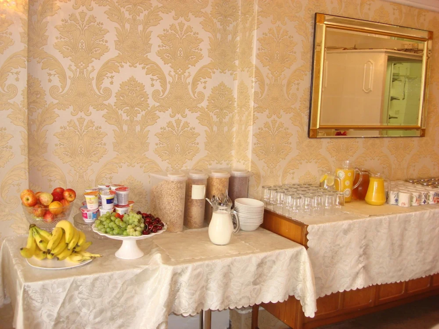 Yellow Mountain Hotel