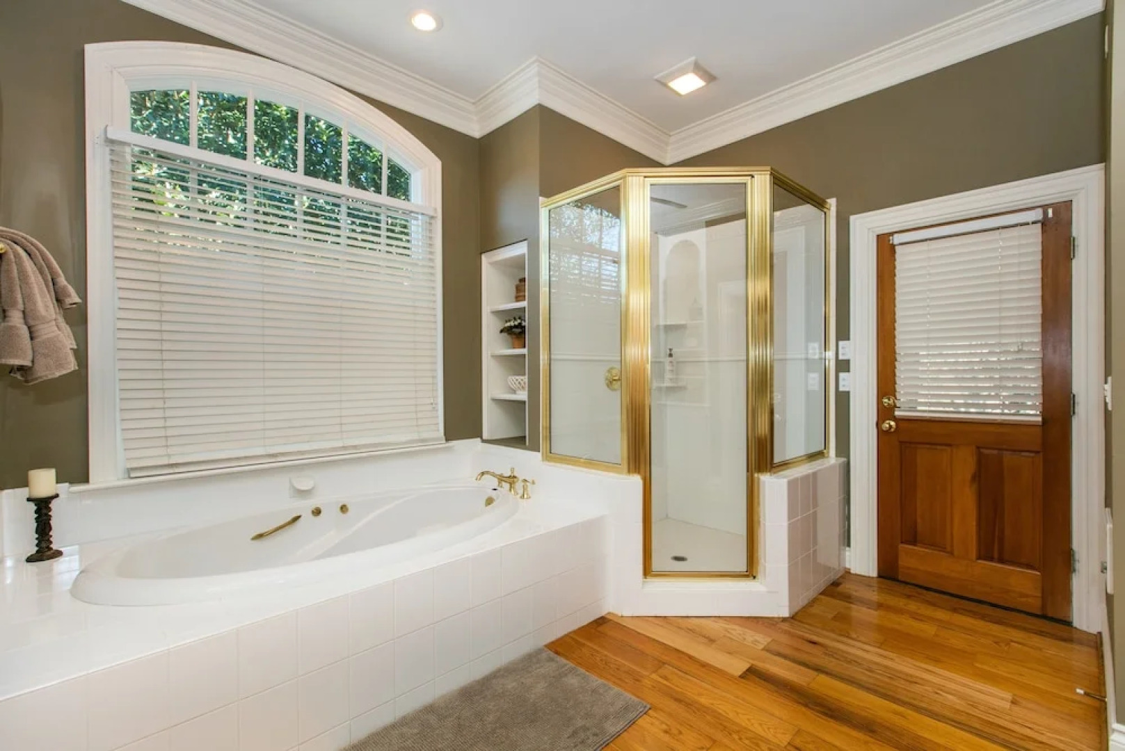 Hart House- A Luxurious Asheville Vacation Country ! 6 Bedroom Home