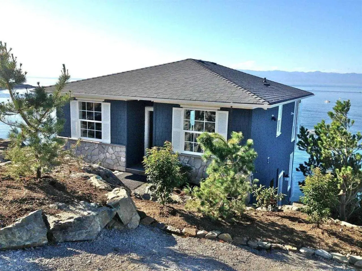 SookePoint Ocean Cottage Resort