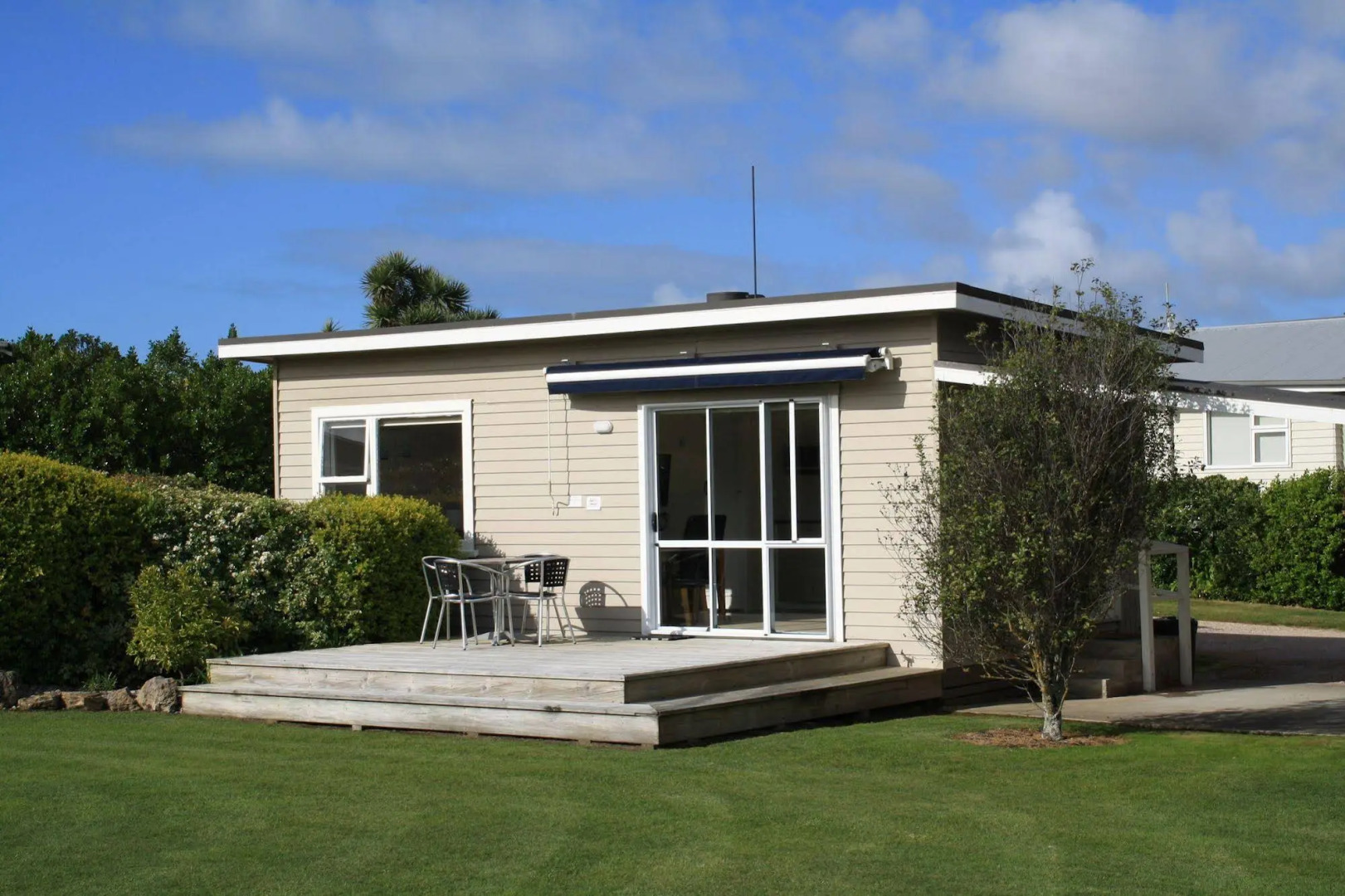 Pohara Beachfront Motel