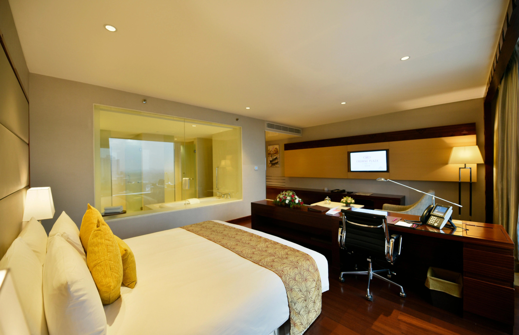 Crowne Plaza Kochi by IHG