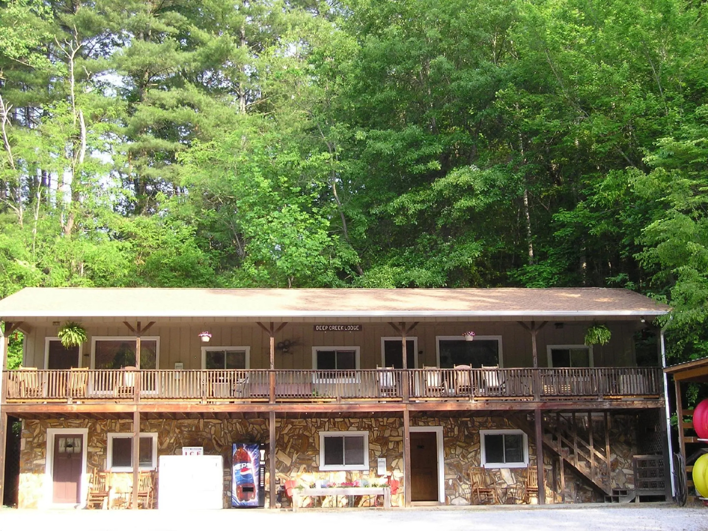 Deep Creek Lodge