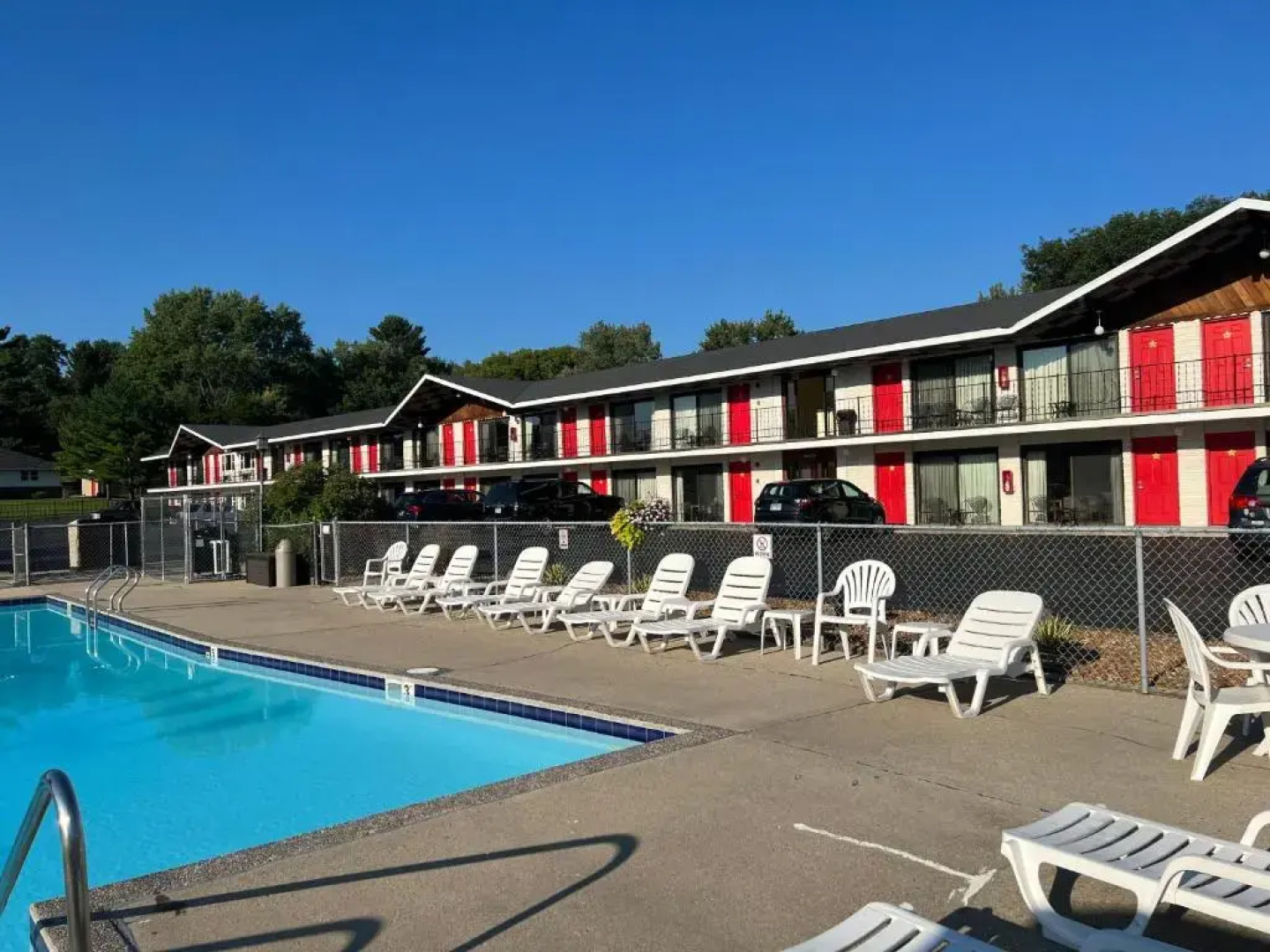 All Star Inn & Suites