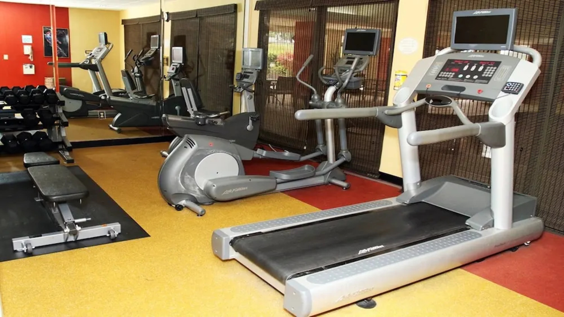 Tifton Inn & Suites