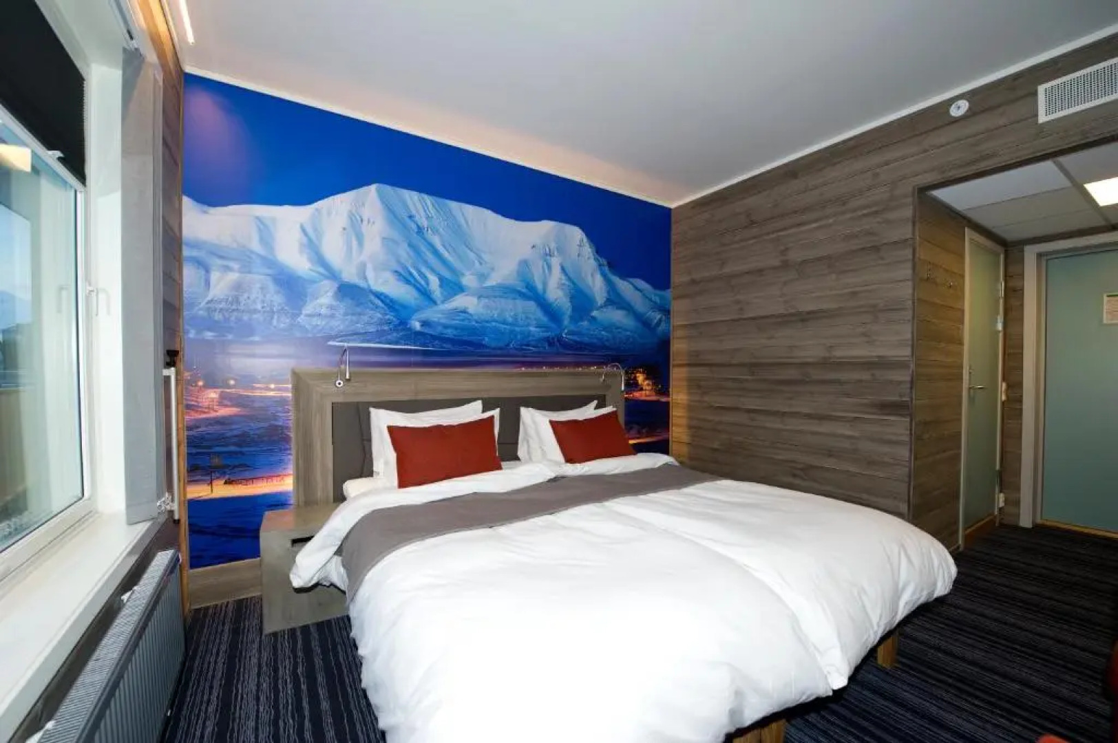 Svalbard Hotell - Polfareren