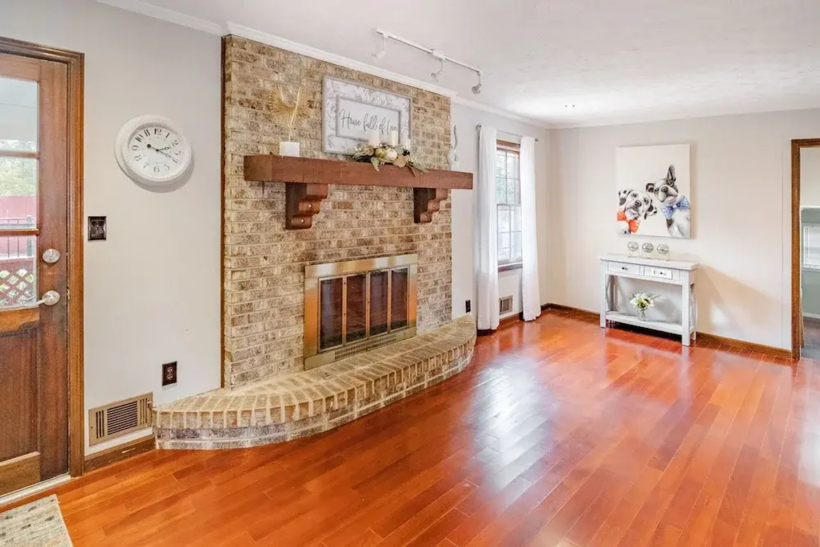 Private Pool Paradise 4 Bedroom Home by RedAwning