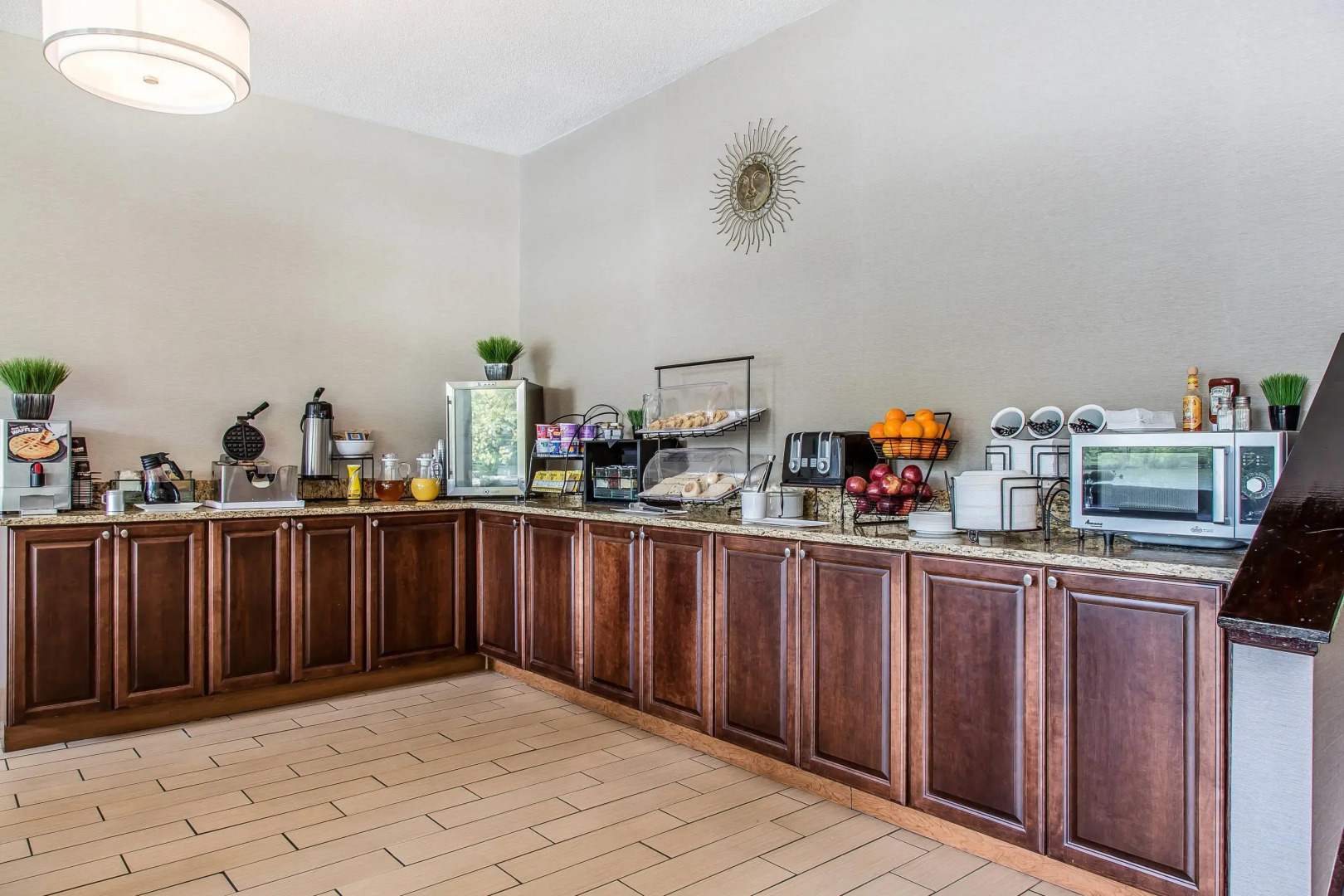 The Black Swan Lee - Lenox, an Ascend Collection Hotel