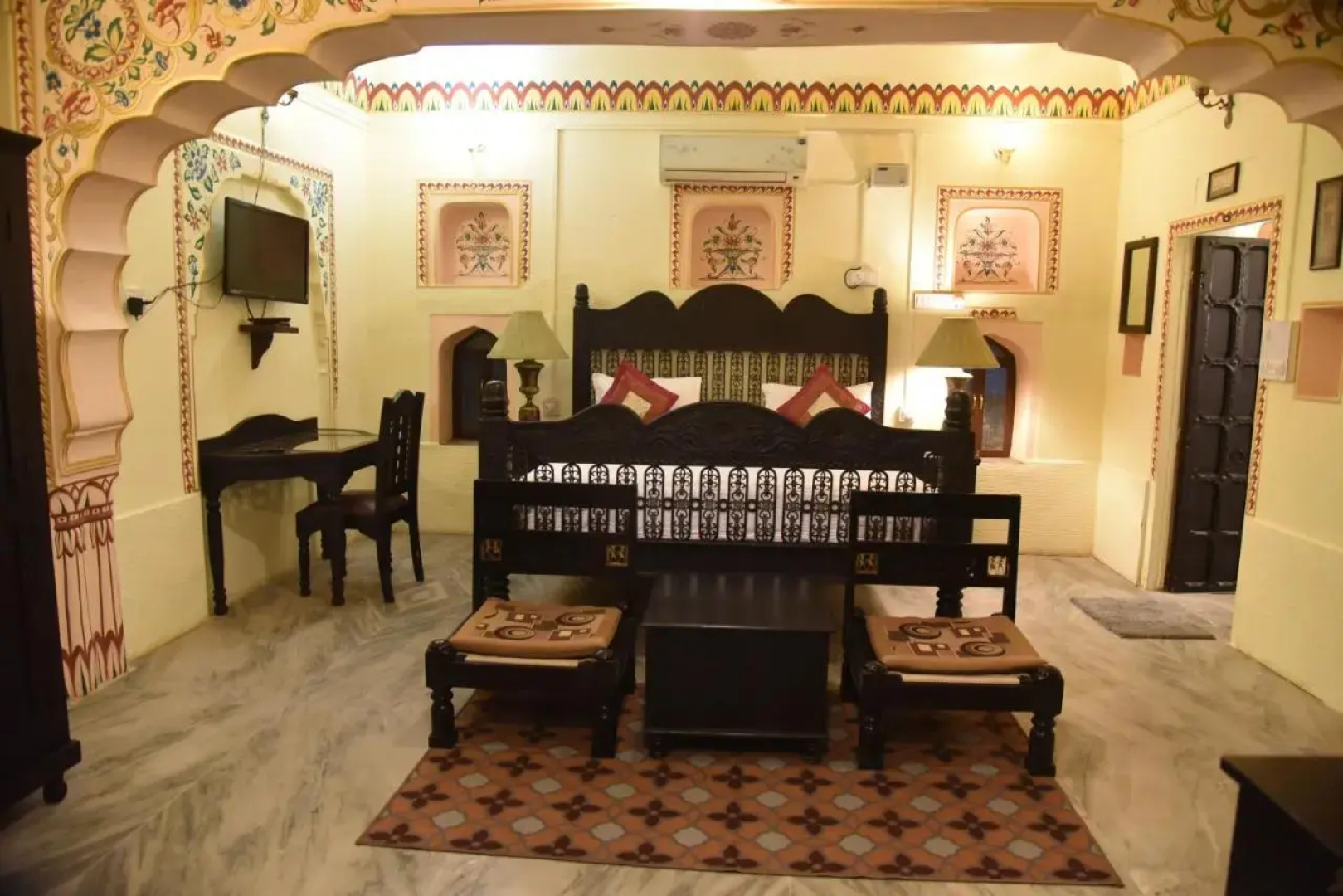 Hotel Shahi Palace