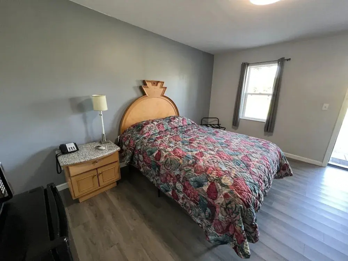 Sunset Dunes Inn & Suites