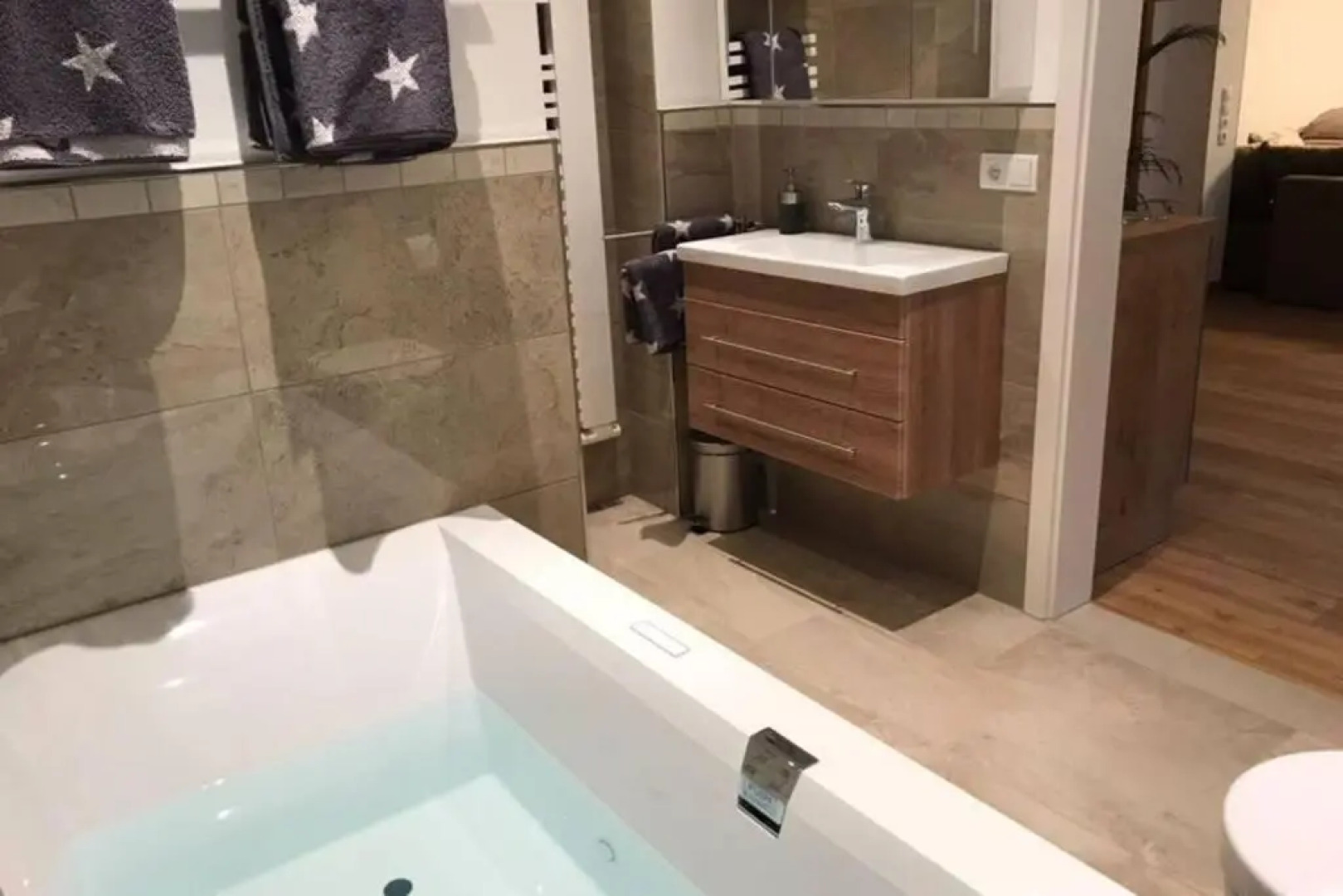 Luxus Apartment mit Whirlpool und privater Sauna