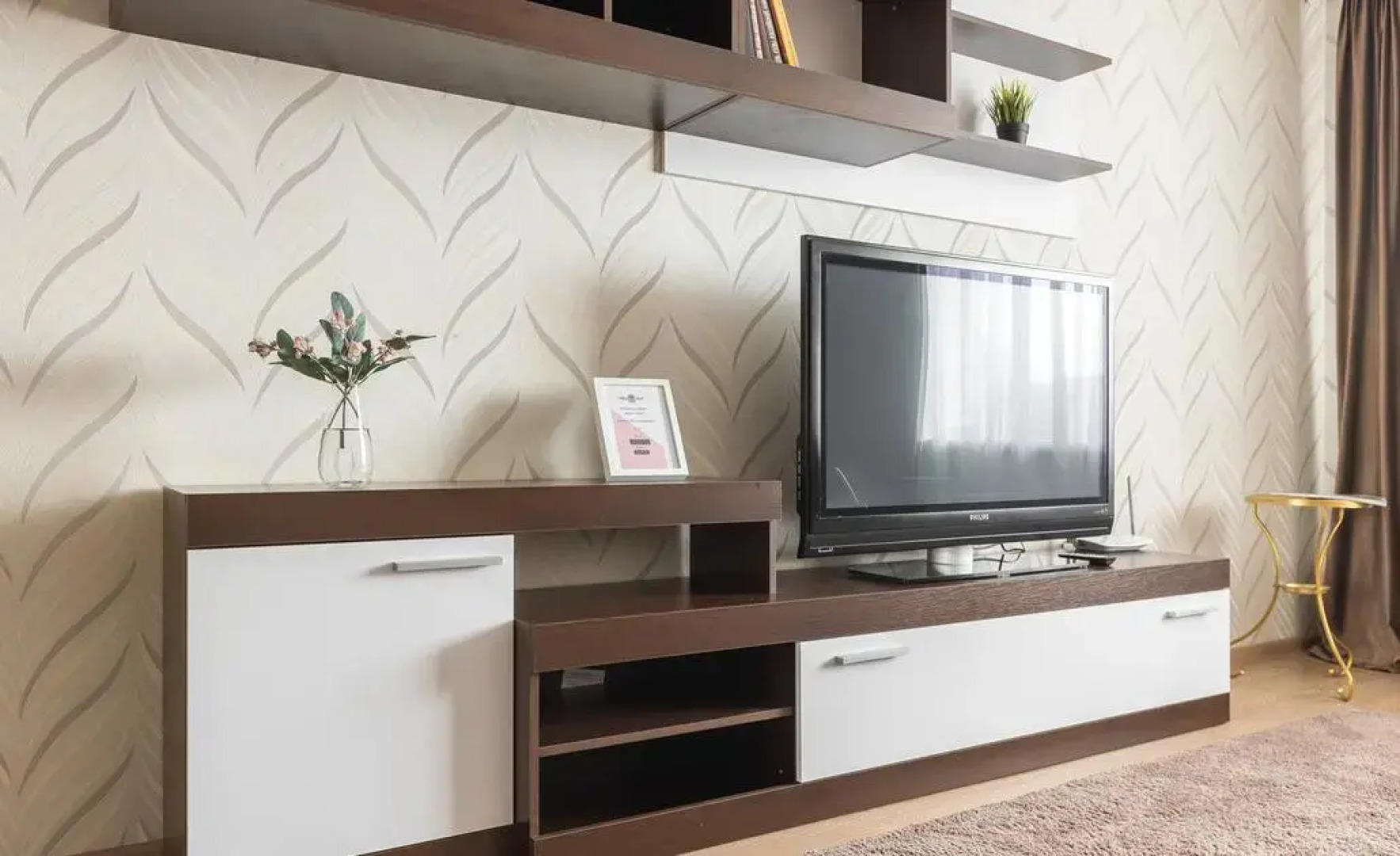 Tolstoy Apart Пионерская, д1