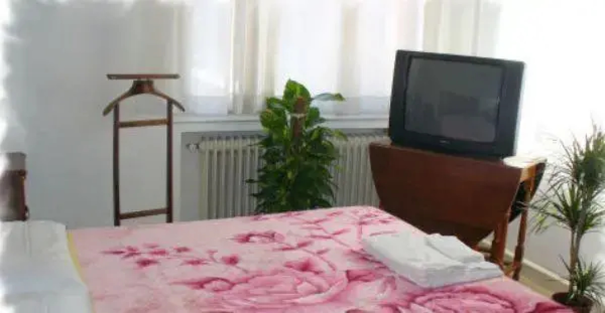 Budget Bed Casa Rosa