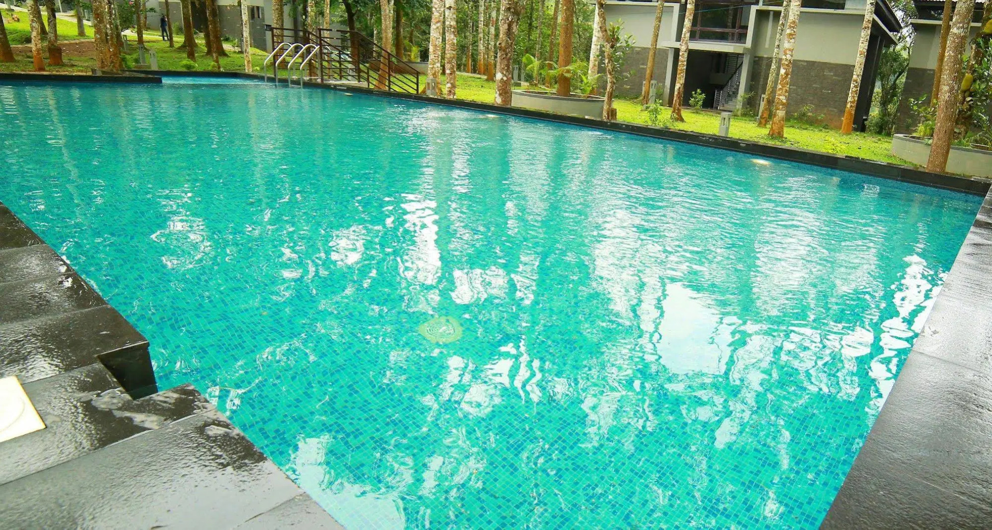 The Mountain Courtyard Thekady