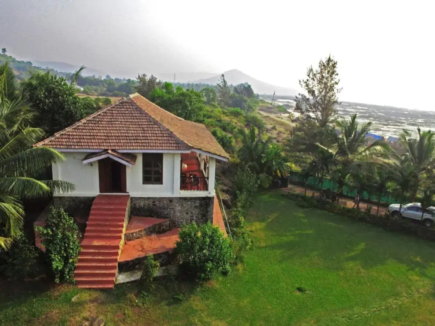 SaffronStays Salt Rim on the Beach