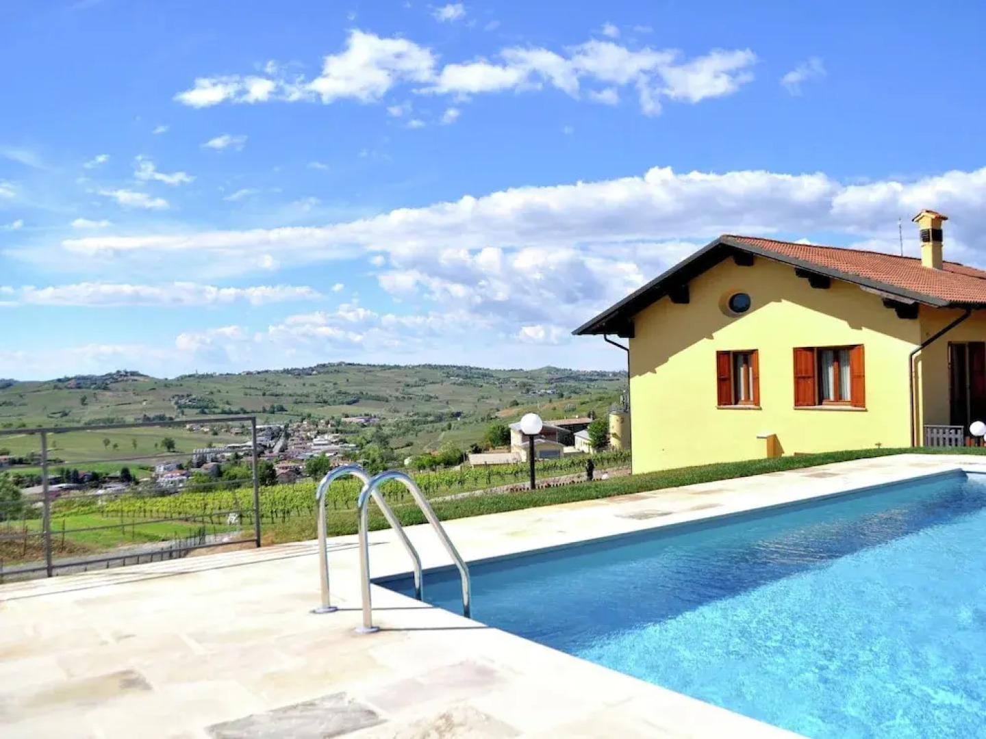 Deluxe Apartment in S. Maria Della Versa With Pool