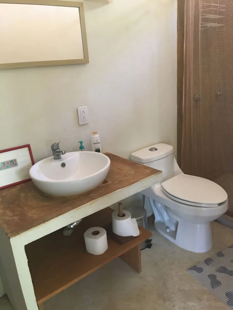 . Double Bed, Queen Size, Small Kitchen, Terrace, Wi-fi- air Condition. Quiet