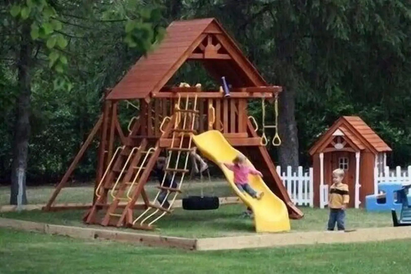 #5 - Times Square 2 Bedroom Cabin by RedAwning