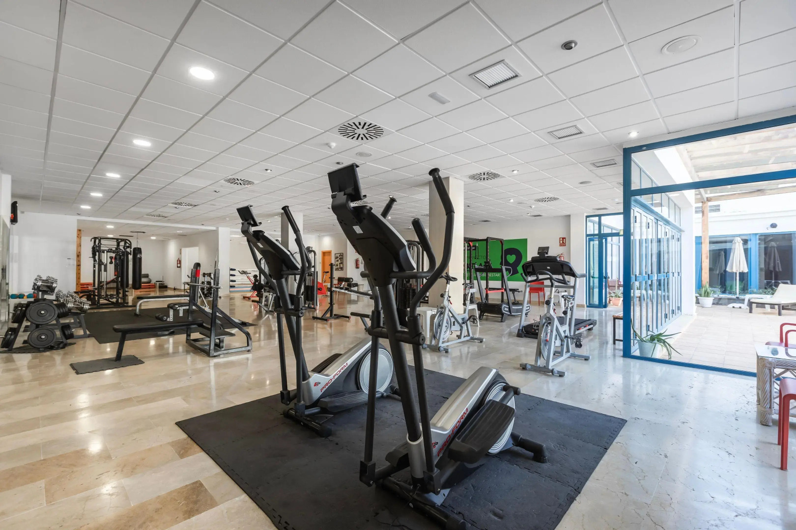 Отель THB Tropical Island Aparthotel