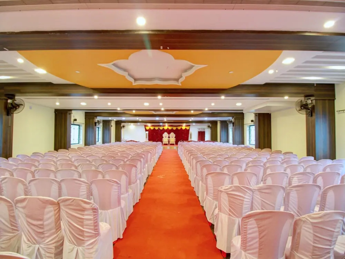 Capital O 13489 Garuda Comforts