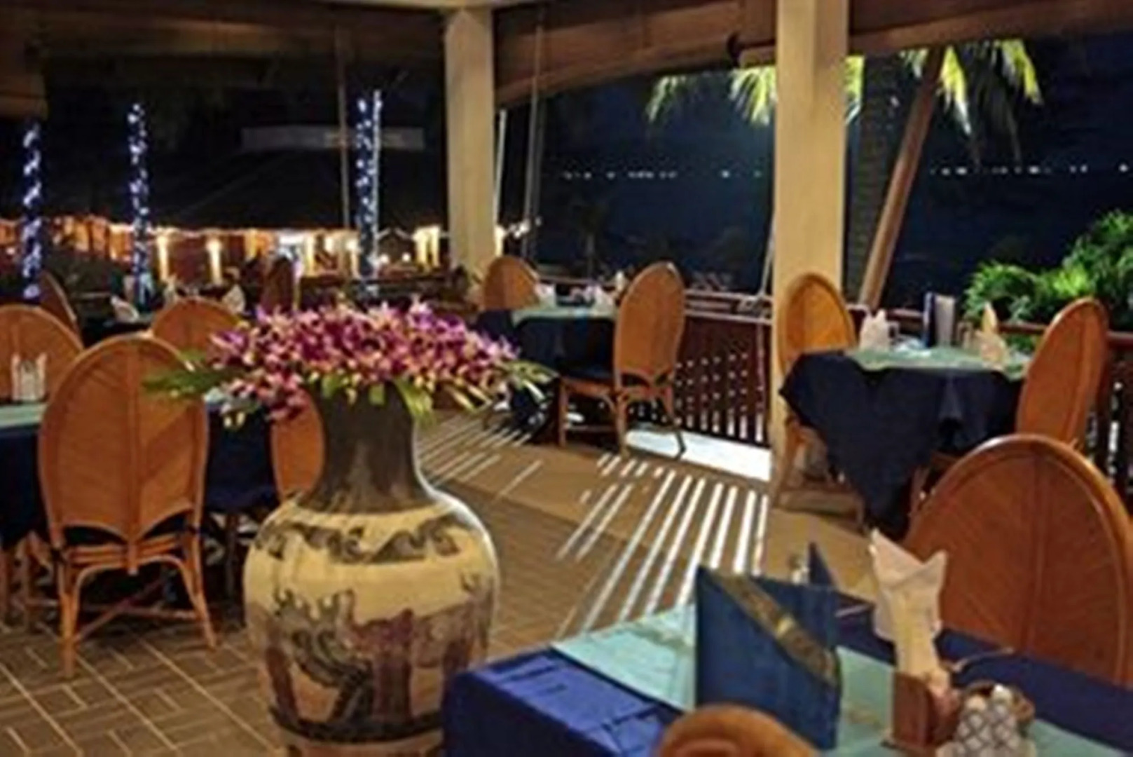 Coral Hotel Bangsaphan