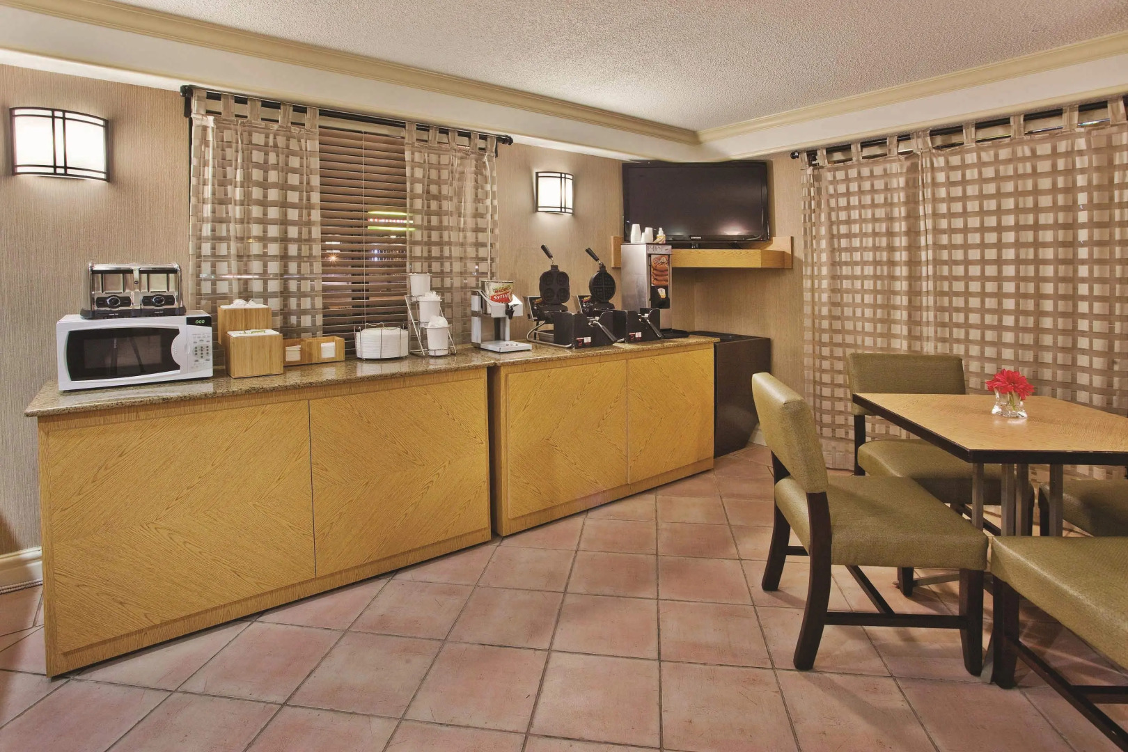 La Quinta Inn by Wyndham Savannah Midtown