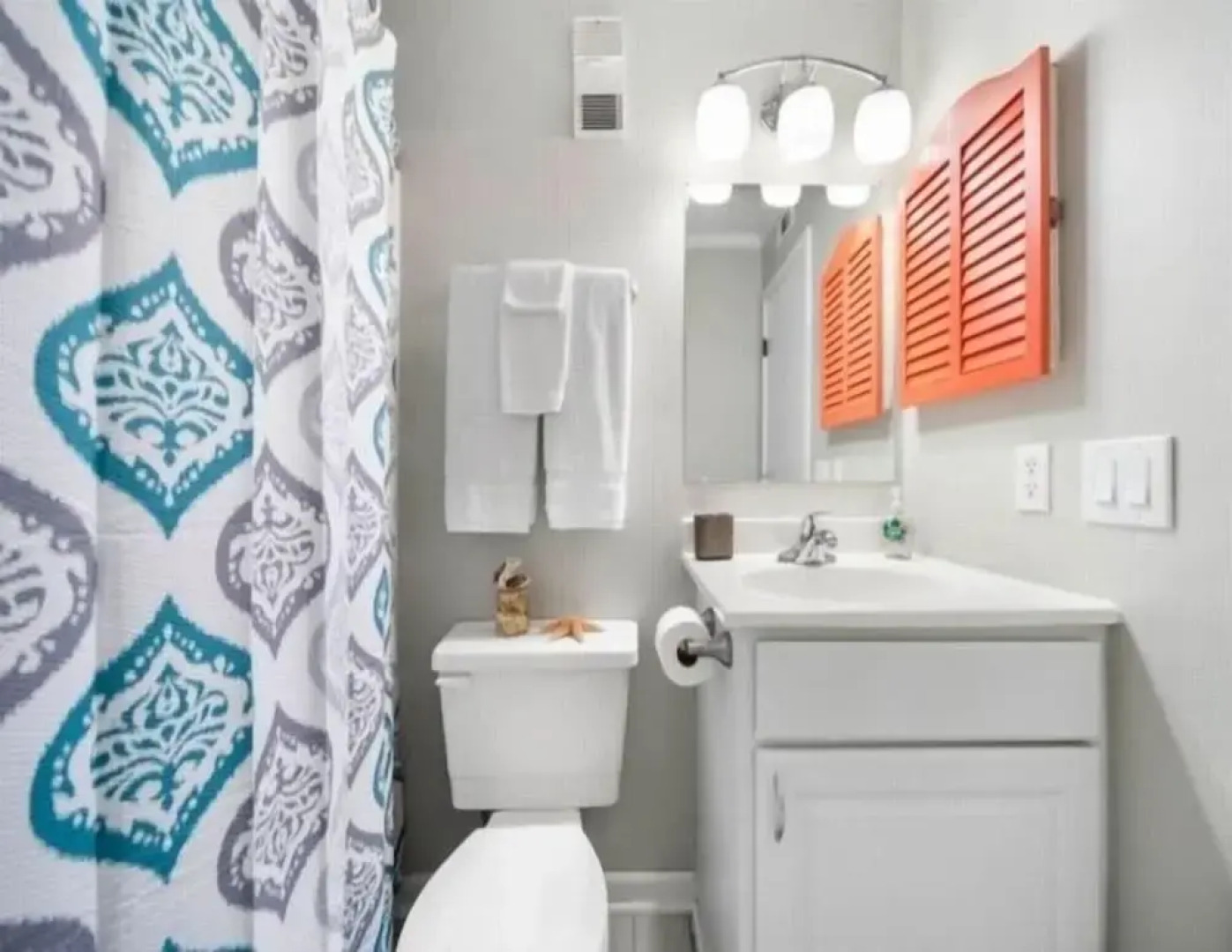 Ocean Time - Steps To The Beach! Carolina Beach Charm Surrounds You When Your On Ocean Time! 2 Bedroom Condo by Redawning